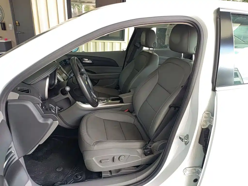 Chevrolet Malibu 2015 — фото 15