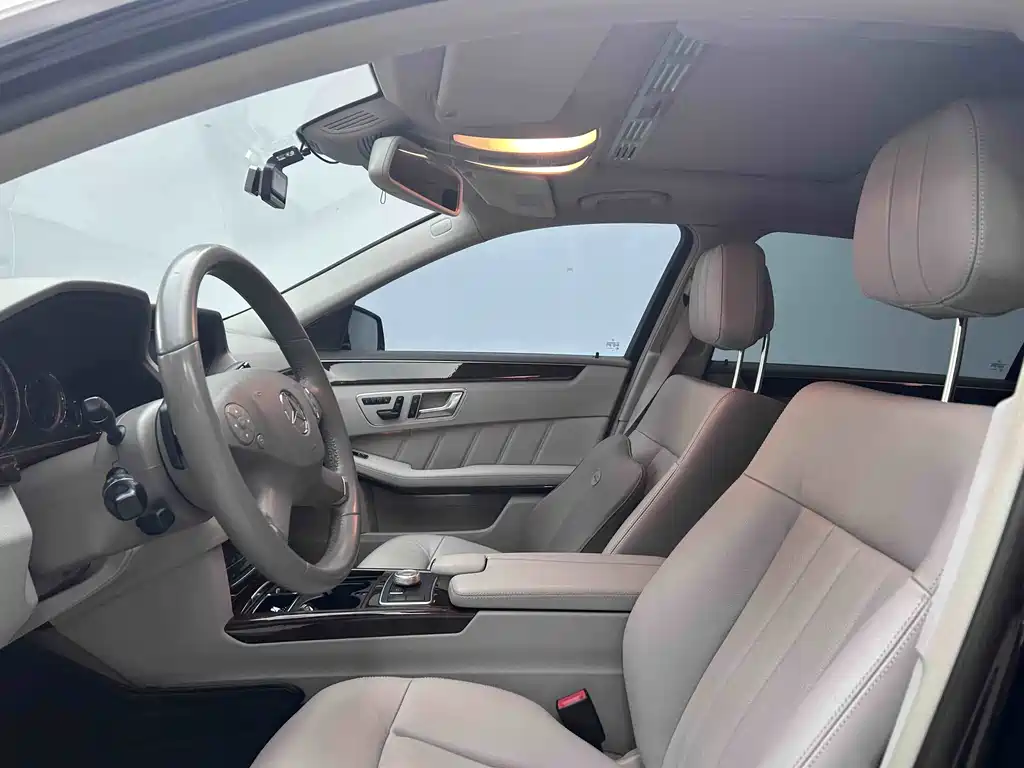 Mercedes-Benz E-Class 2013 — фото 13