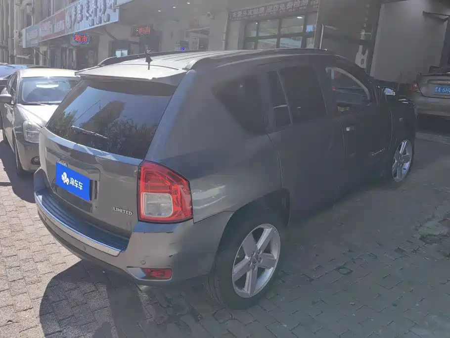 Jeep Compass 2012 — фото 3