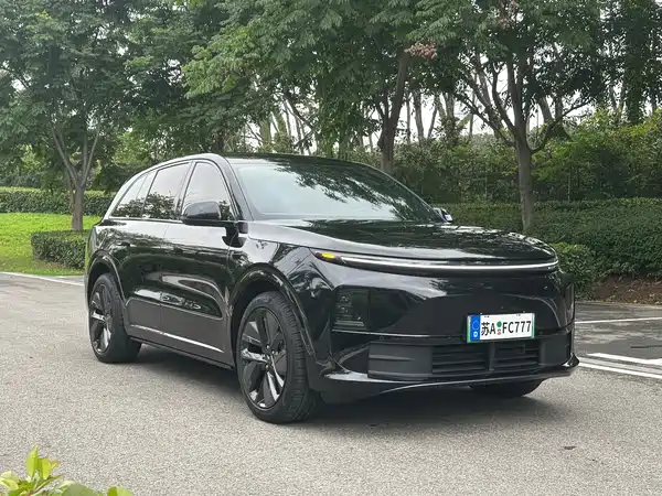 Li Auto L6 2025