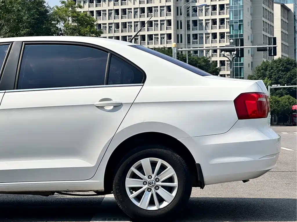 Volkswagen Jetta 2016 — фото 9
