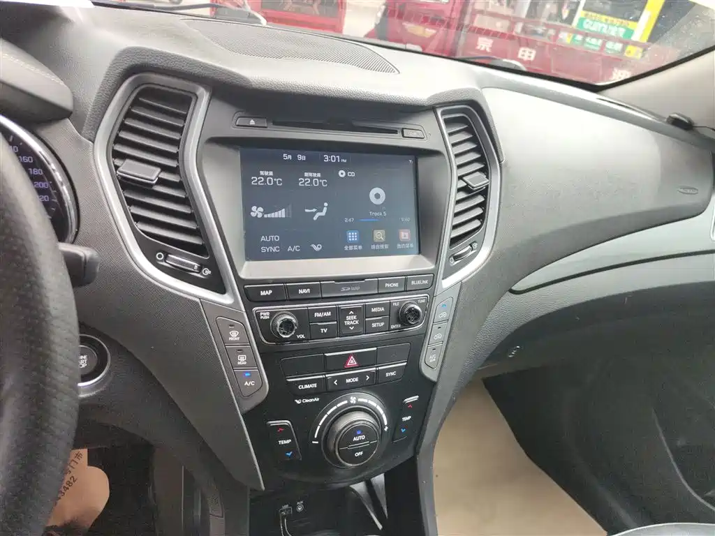 Hyundai Santa Fe 2018 — фото 16