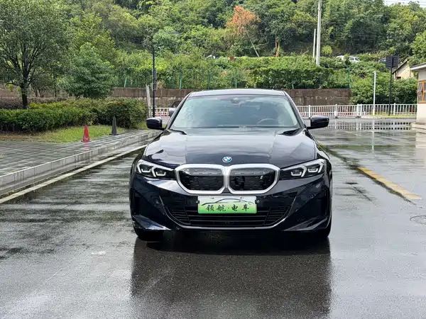 BMW i3 2024