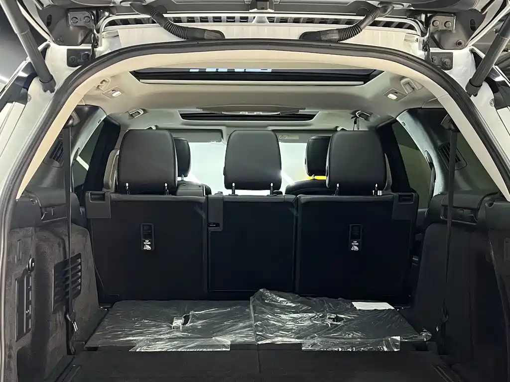 Land Rover Discovery 2020 — фото 16