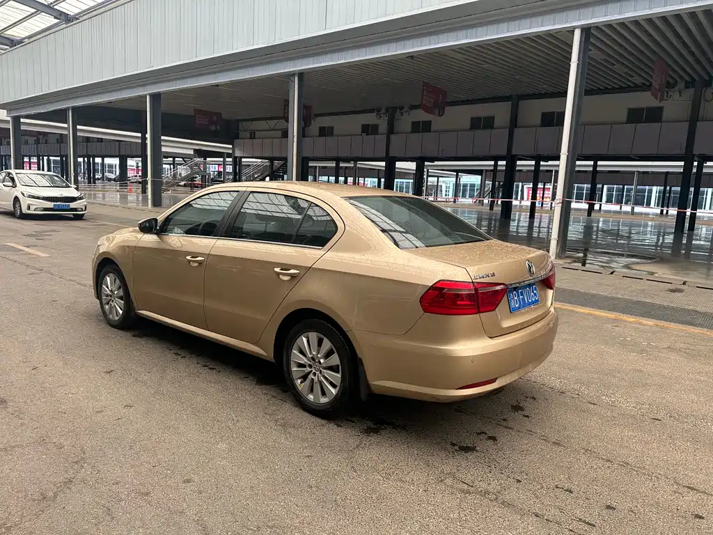 Volkswagen Lavida 2013
