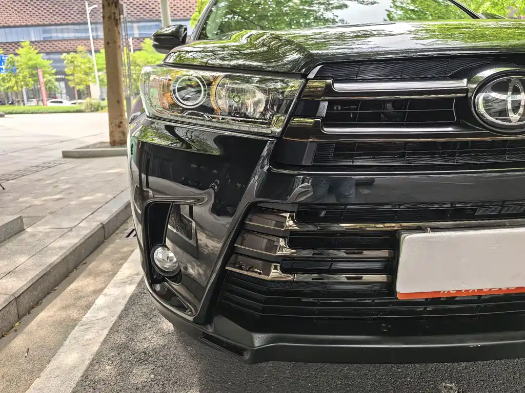 Toyota Highlander 2020 — фото 3