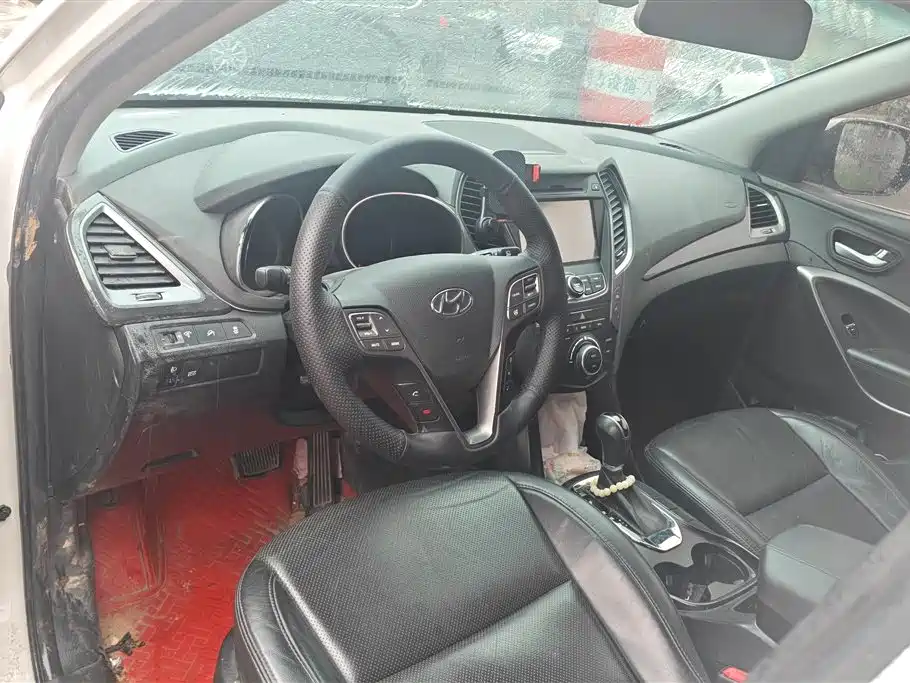 Hyundai Santa Fe 2015 — фото 12