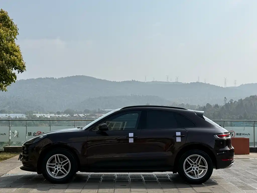 Porsche Macan 2019 — фото 10