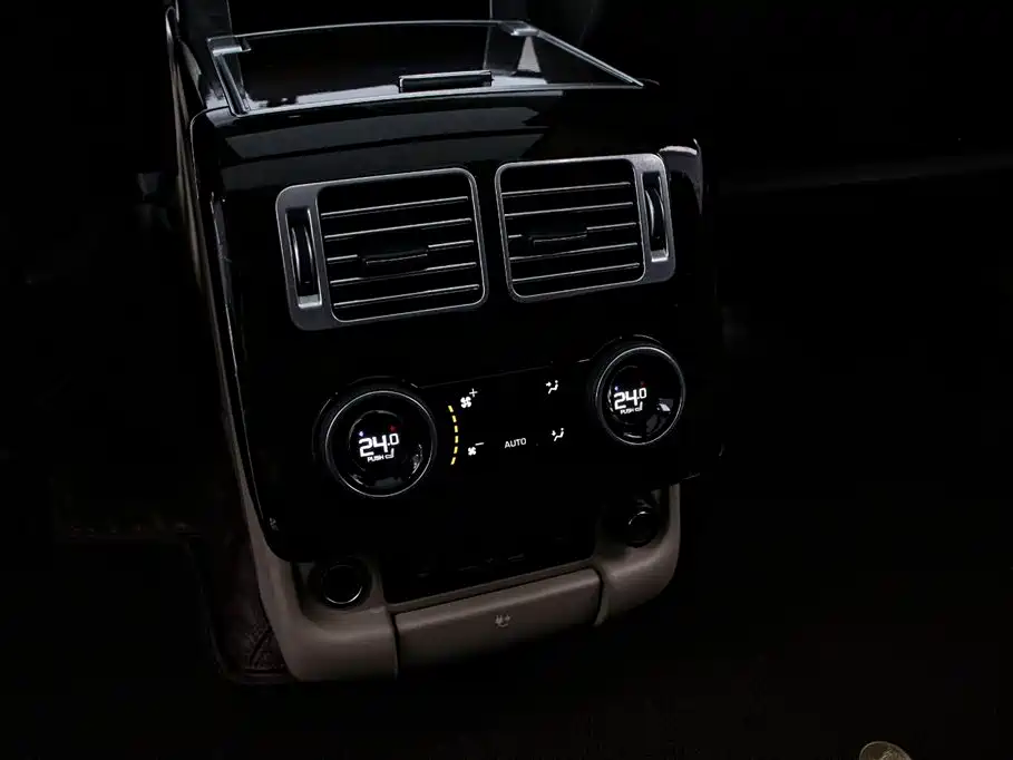 Land Rover Range Rover 2021 — фото 16
