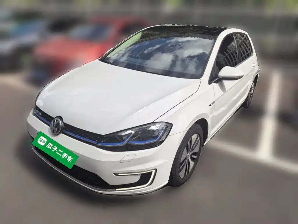Volkswagen Golf Pure Electric 2021 — фото 1