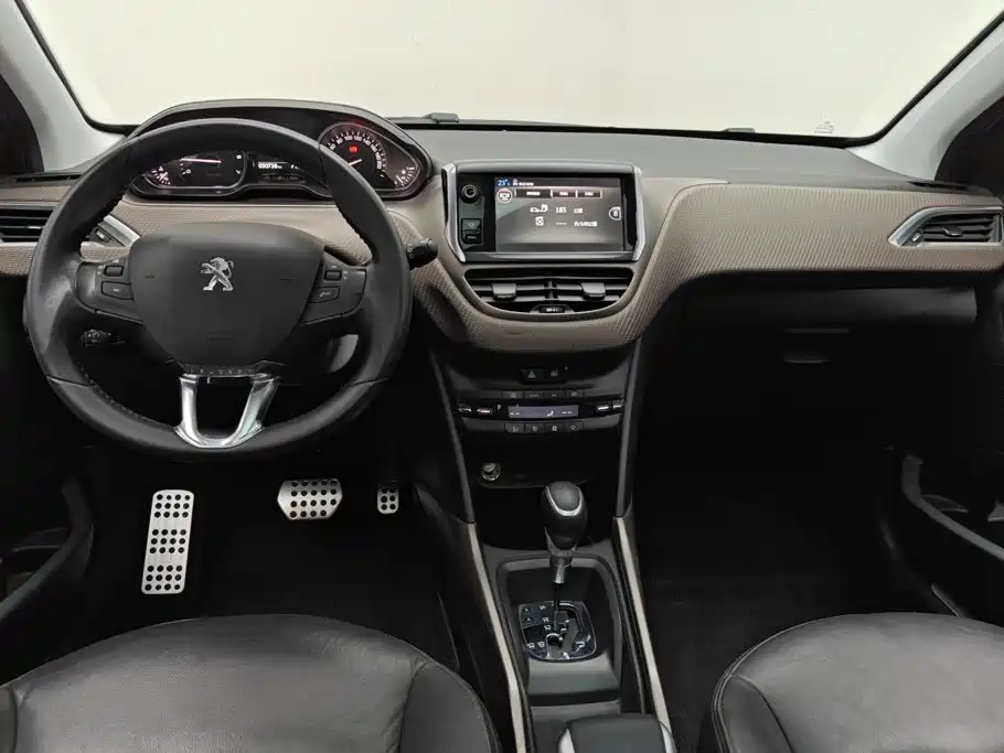 Peugeot 2008 2015 — фото 12