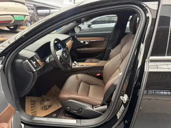 Volvo S90 2024