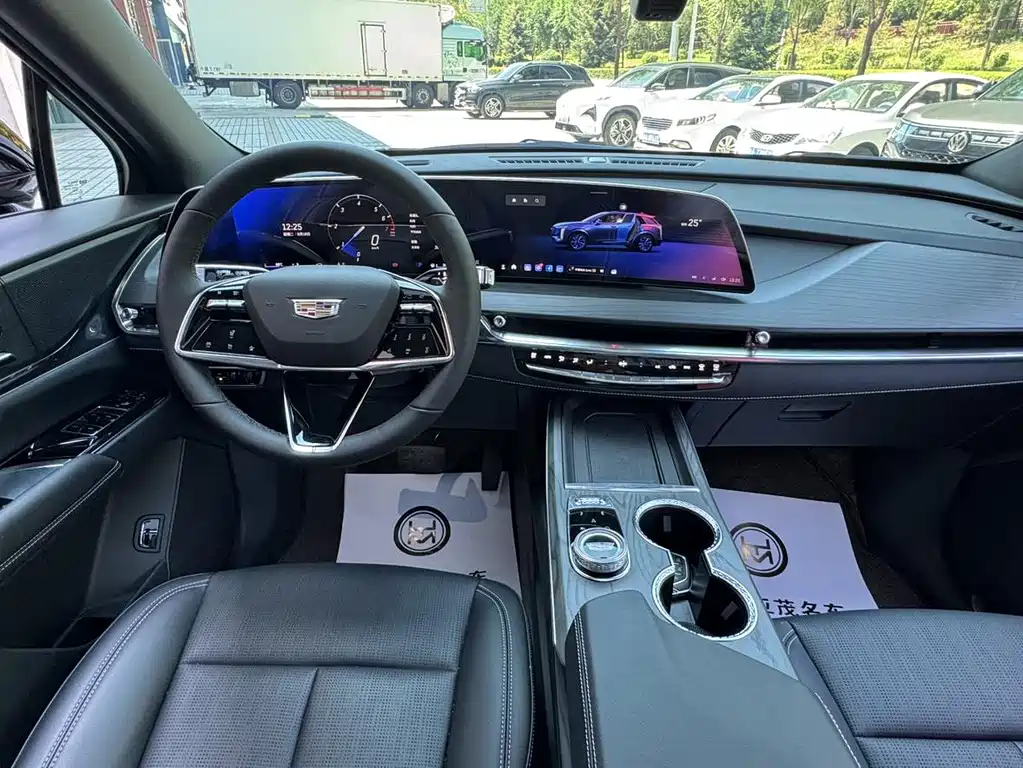 Cadillac XT5 2026 — фото 11