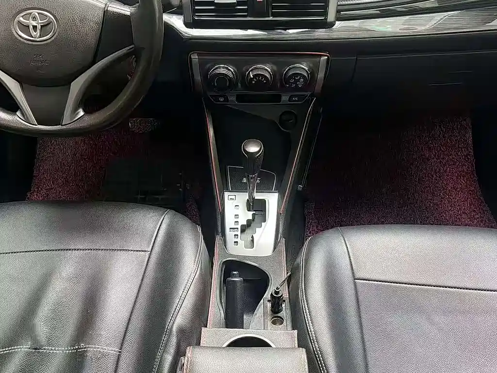 Toyota Yaris L 2014