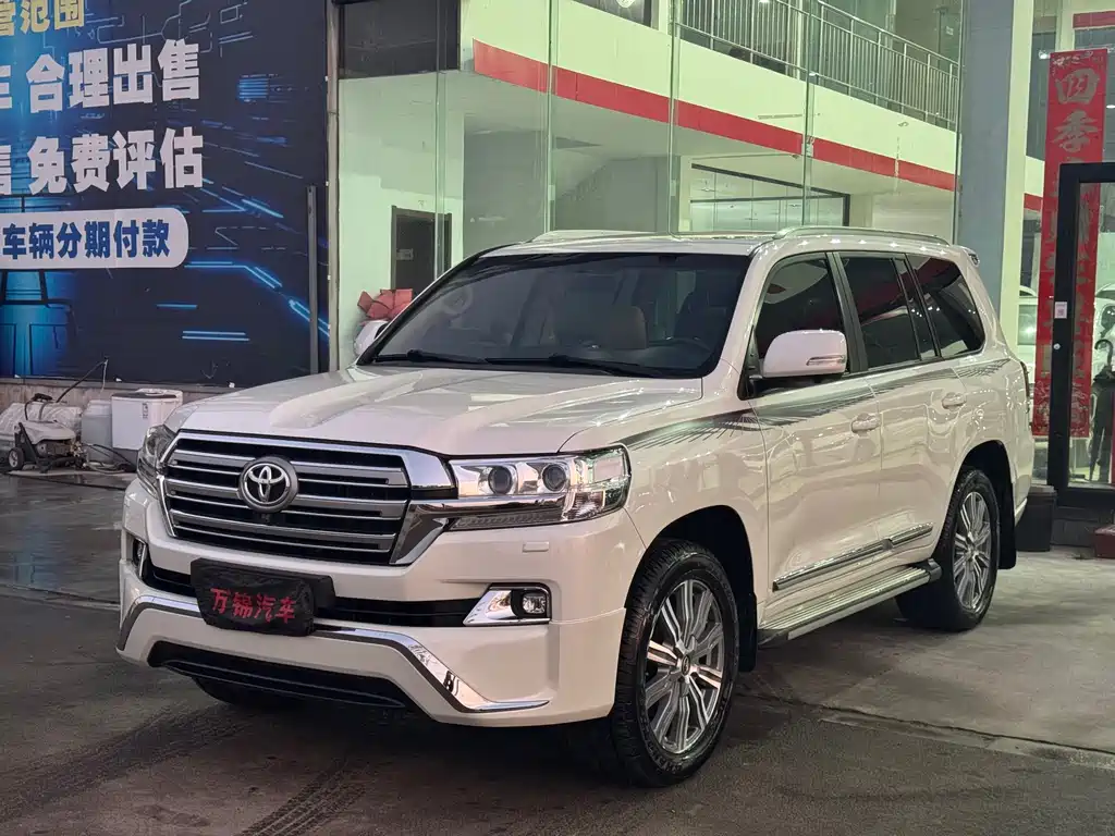 Toyota Land Cruiser 2017 — фото 2