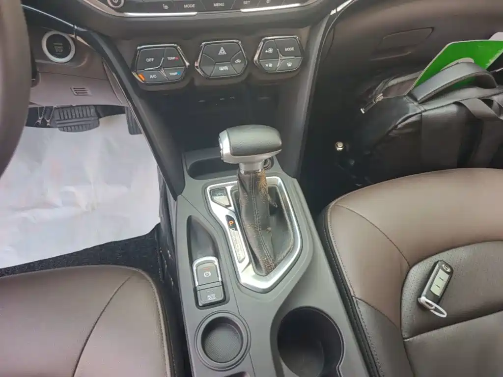 GAC Trumpchi GS4 2016 — фото 14