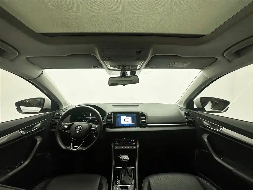 Skoda Karoq 2023 — фото 10
