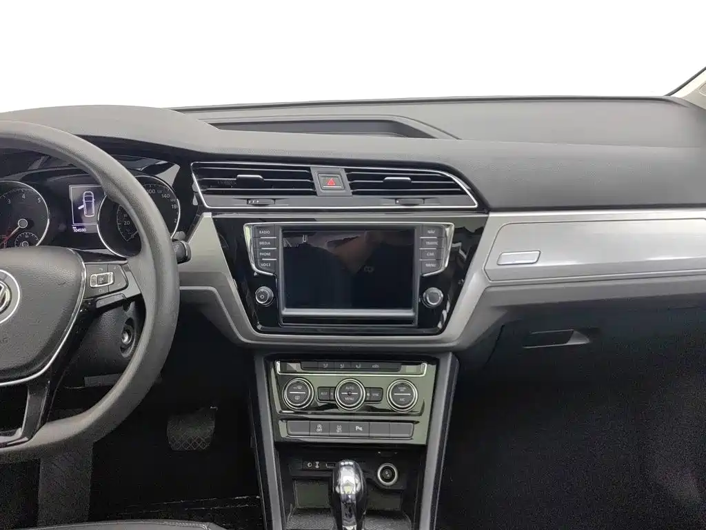 Volkswagen Touran 2018 — фото 12