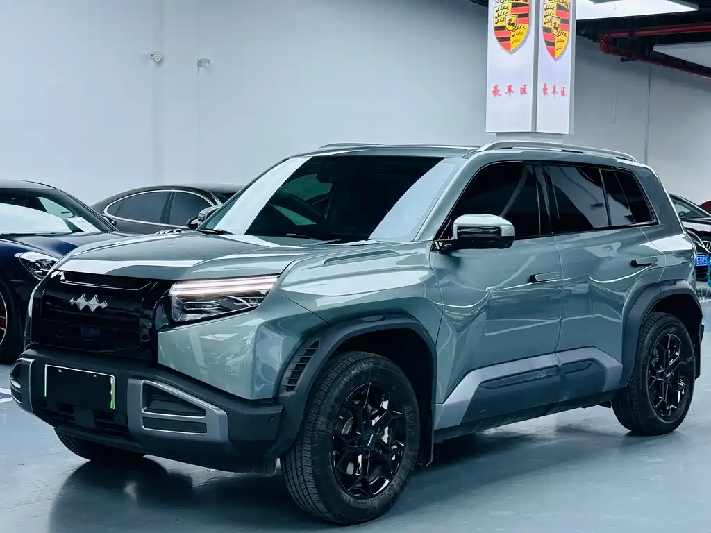 Fang Cheng Bao Titanium 3 2025