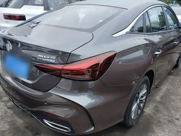 MG MG5 2025