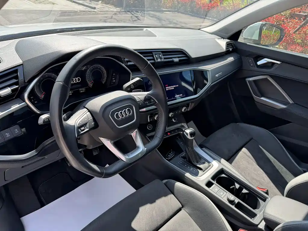 Audi Q3 2022 — фото 10