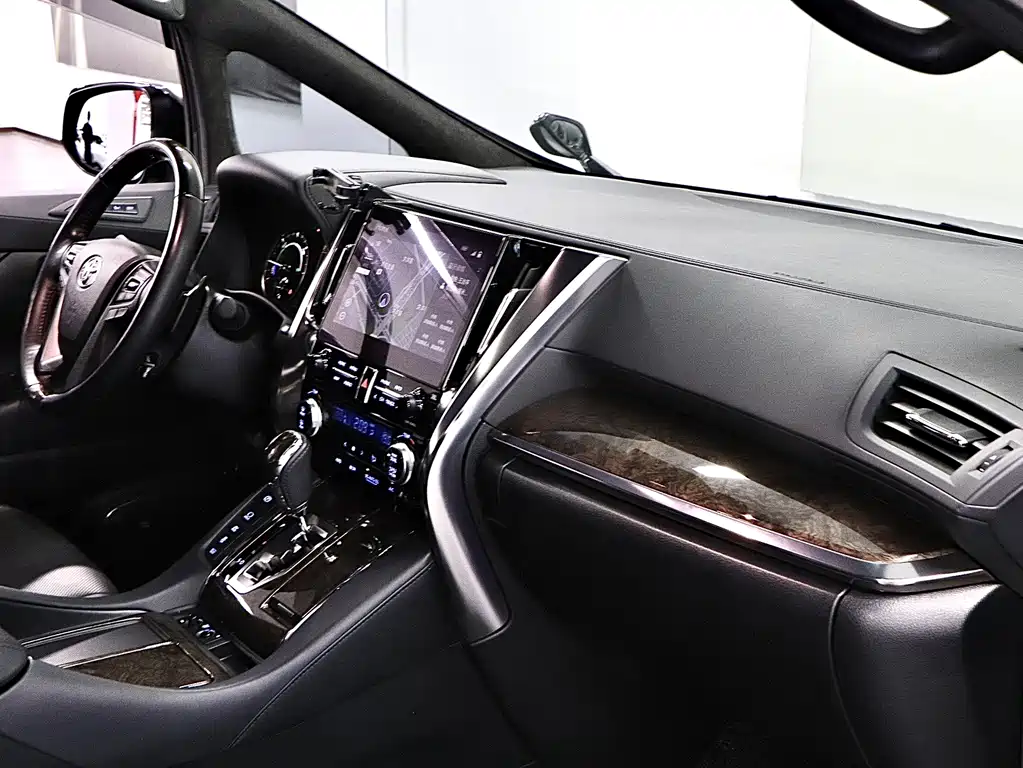 Toyota Vellfire 2022 — фото 14