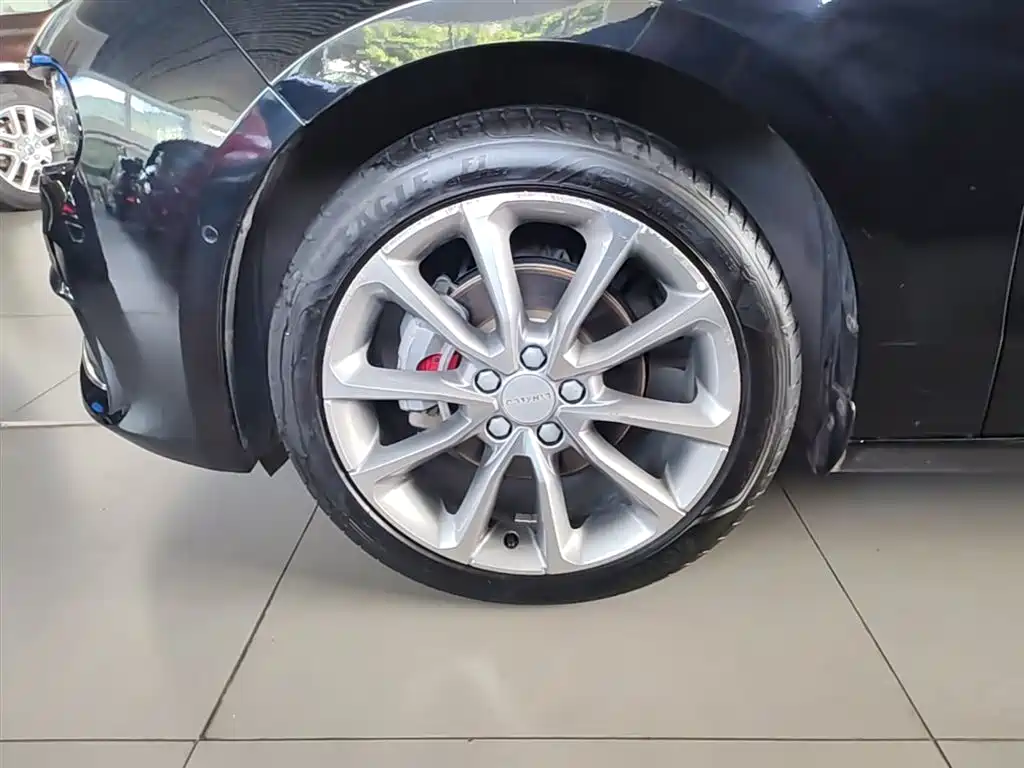 Lynk & Co 03 2019 — фото 23