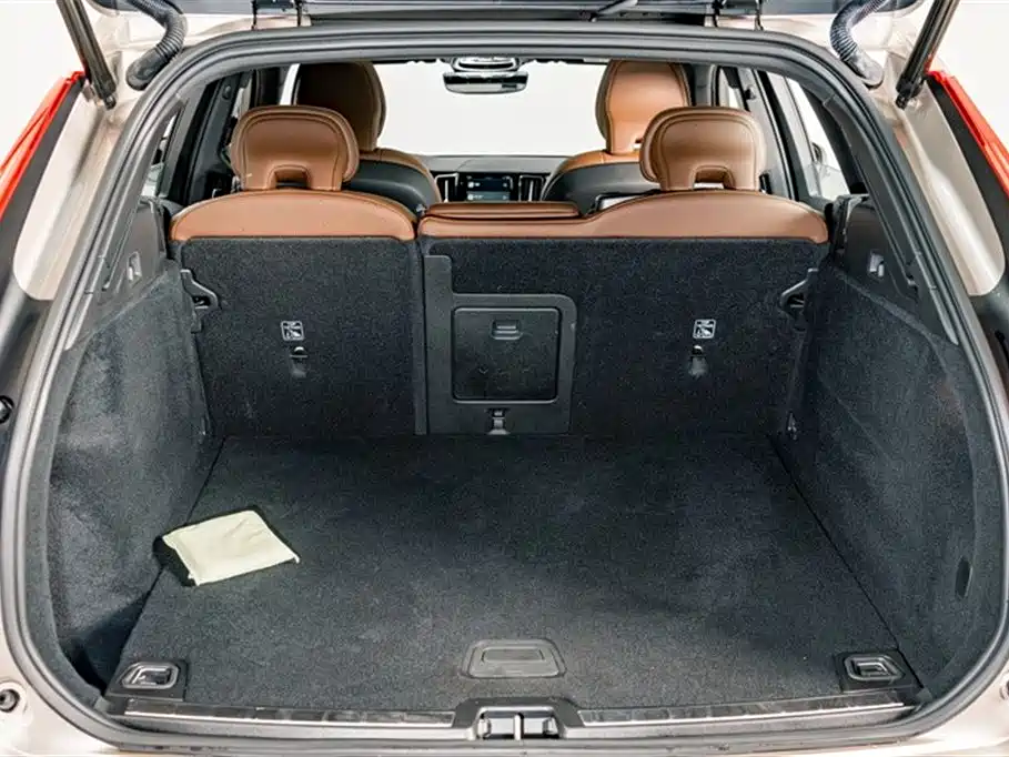 Volvo XC60 2025 — фото 23