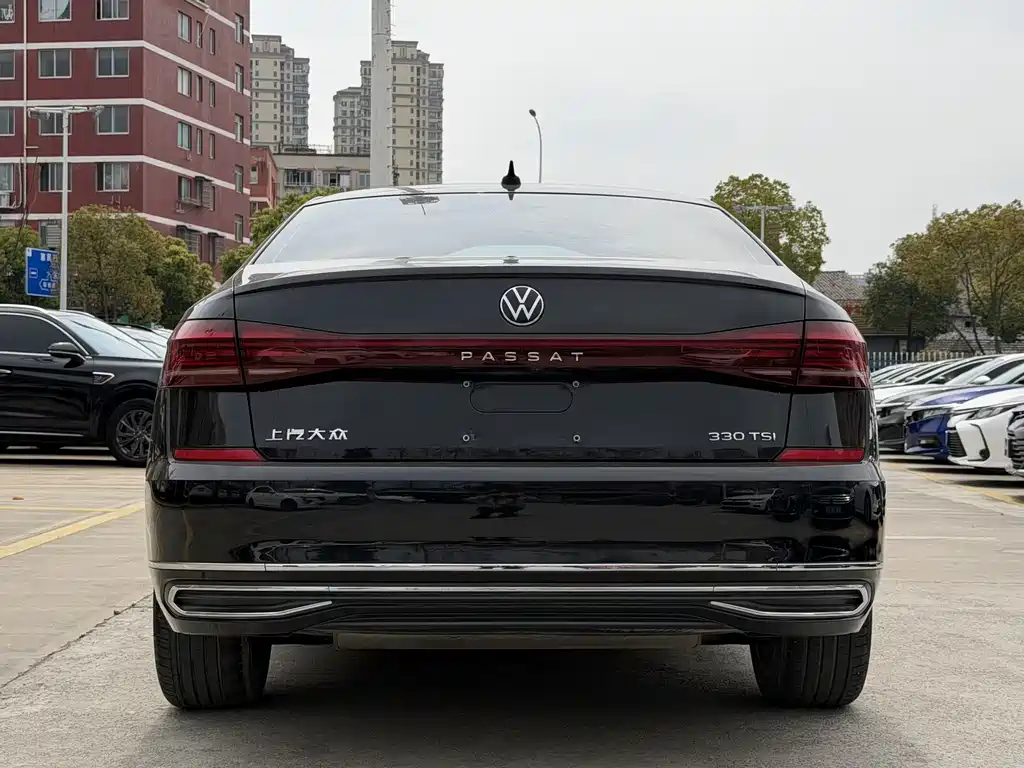 Volkswagen Passat 2022 — фото 5