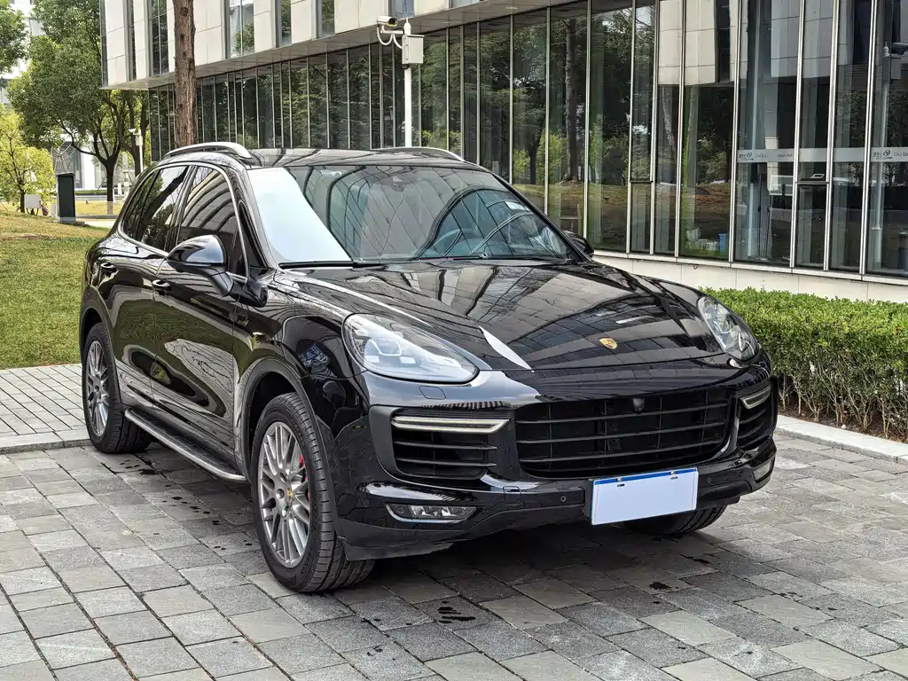 Porsche Cayenne 2017 — фото 3