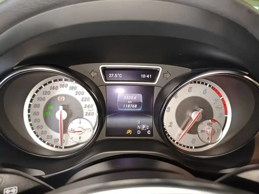 Mercedes-Benz CLA 2016 — фото 12