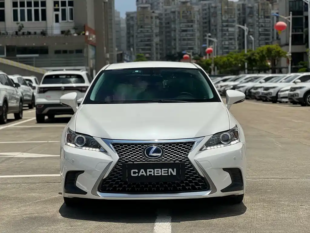 Lexus CT 2018 — фото 2