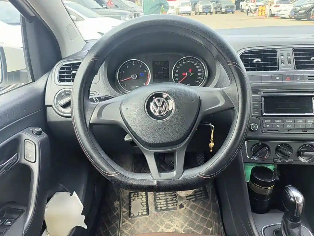Volkswagen Polo 2016