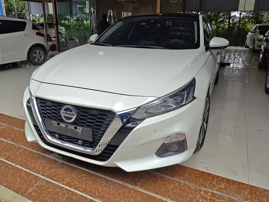 Nissan Teana 2022 — фото 1