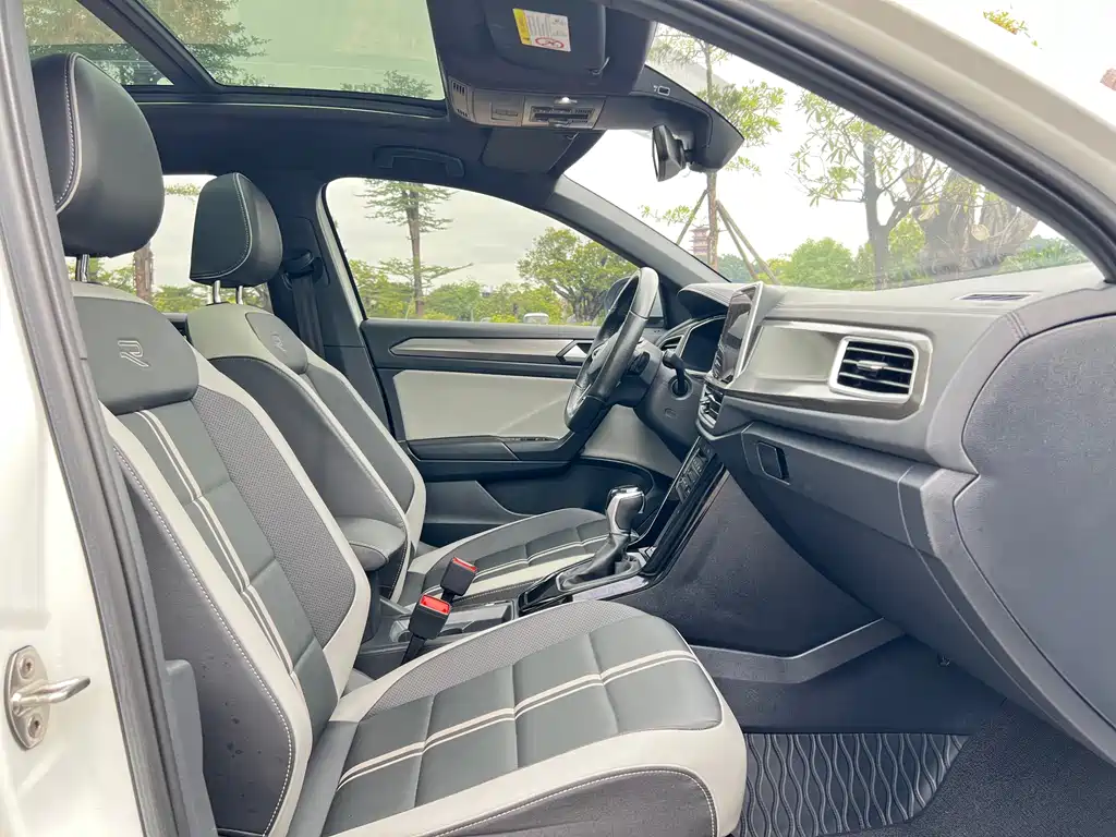 Volkswagen T-Roc 2023 — фото 20