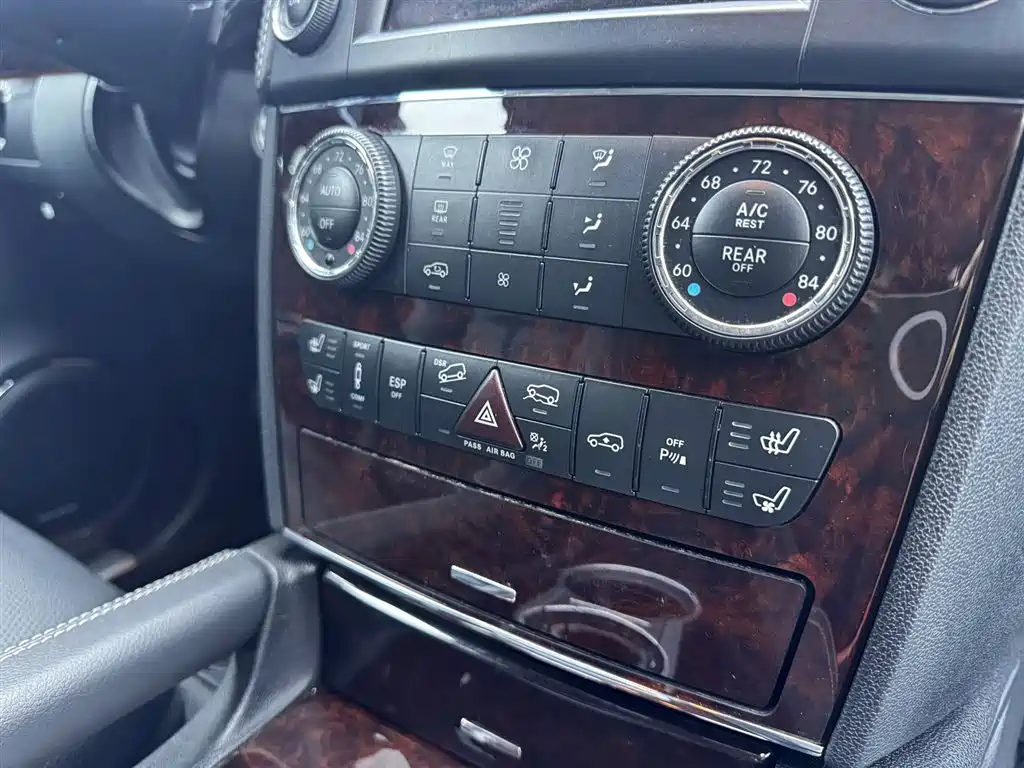Mercedes-Benz GL-Class 2011 — фото 15