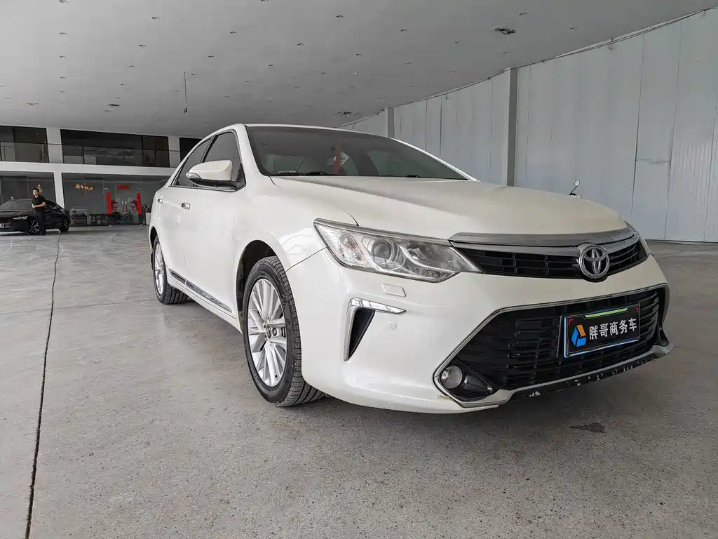 Toyota Camry 2017 — фото 3
