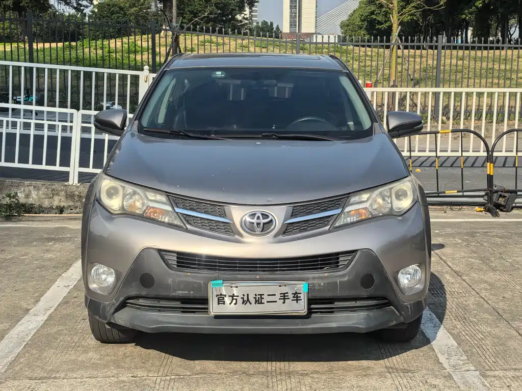 Toyota RAV4 2016 — фото 2