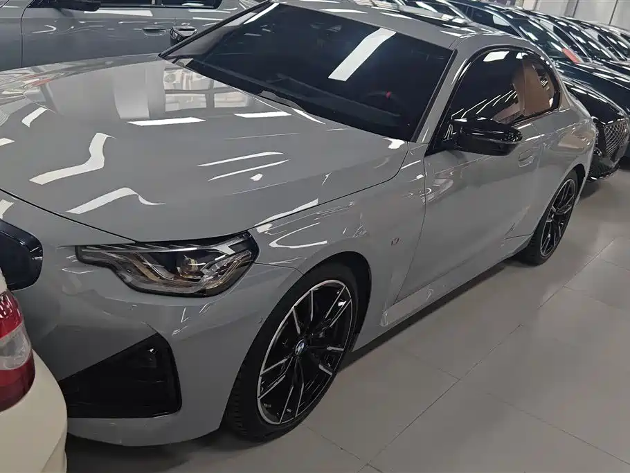BMW M240i 2025