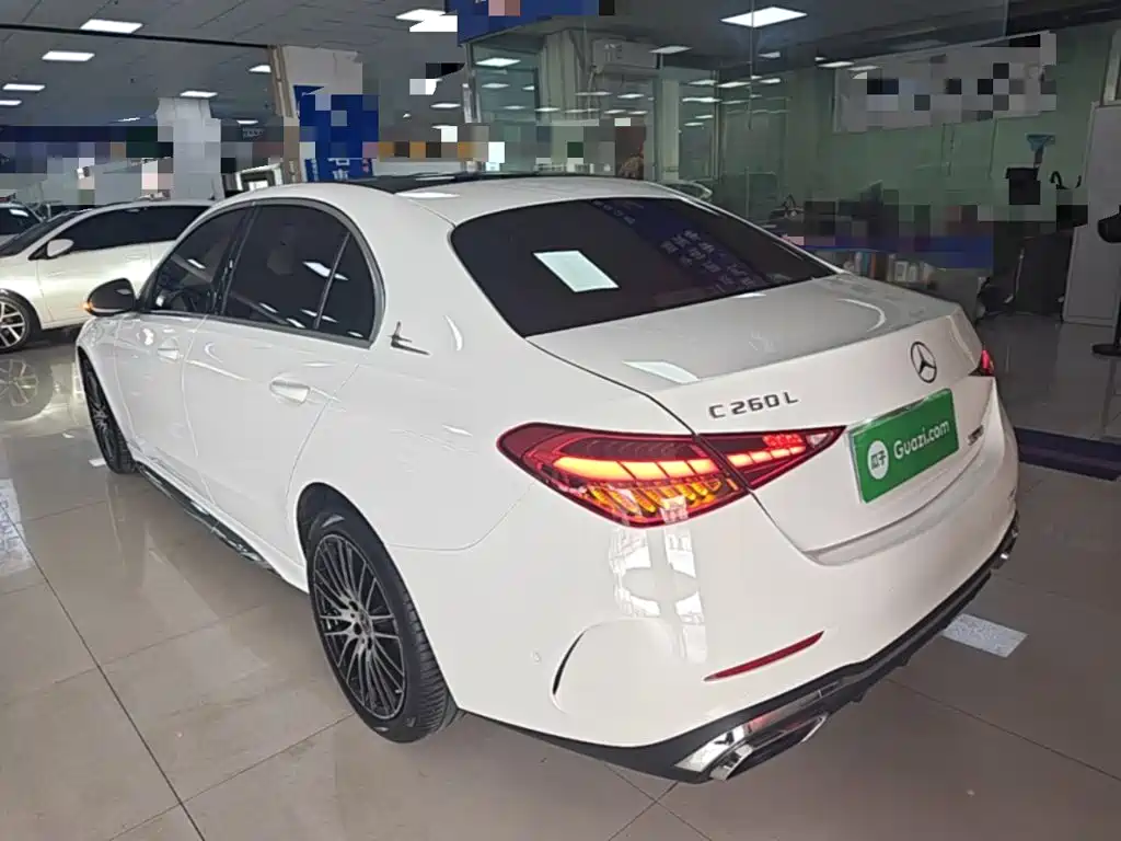 Mercedes-Benz C-Class 2024