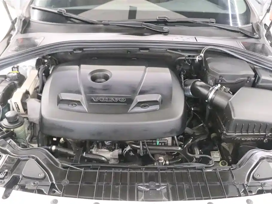 Volvo S60 PHEV 2018 — фото 18