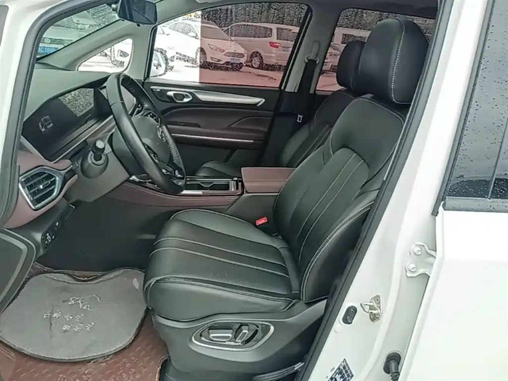 GAC Motor Trumpchi M6 2023 — фото 15