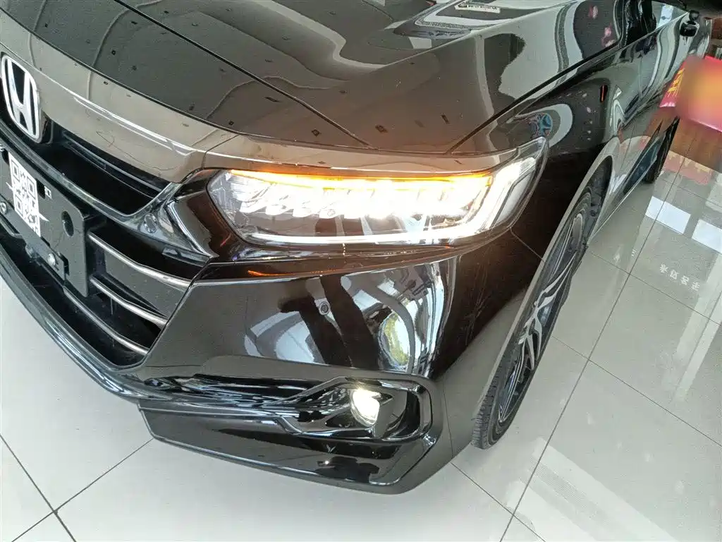 Honda Accord 2023 — фото 18