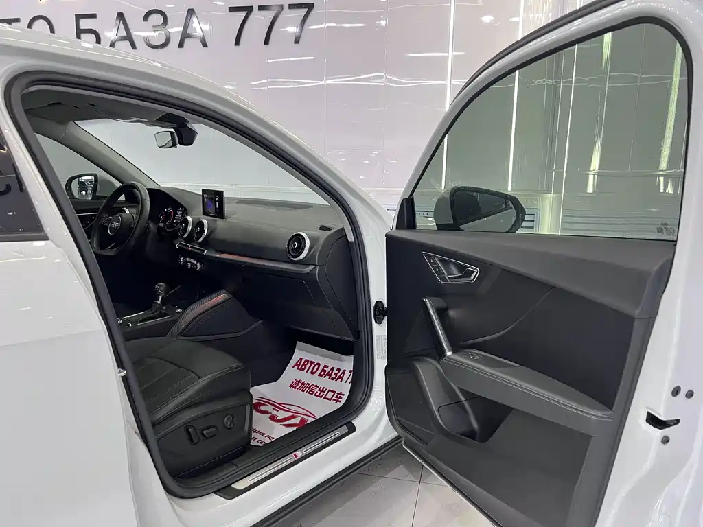 Audi Q2L 2023 — фото 19