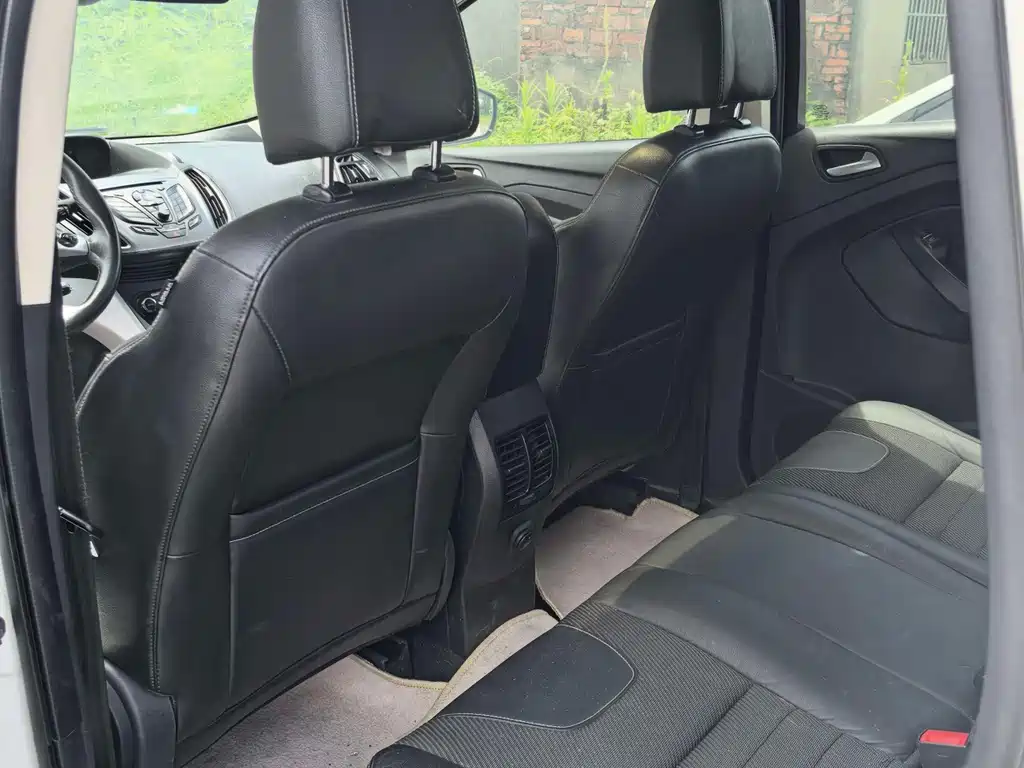 Ford Kuga 2014 — фото 10