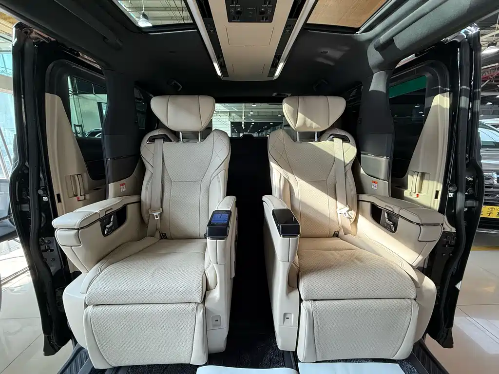 Toyota Alphard 2024 — фото 20