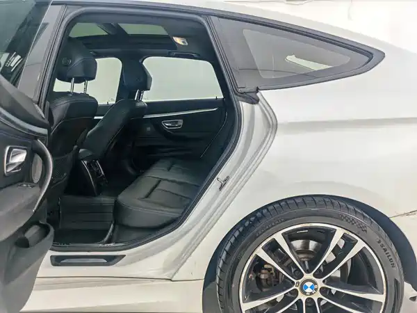 BMW 3 Series GT 2021