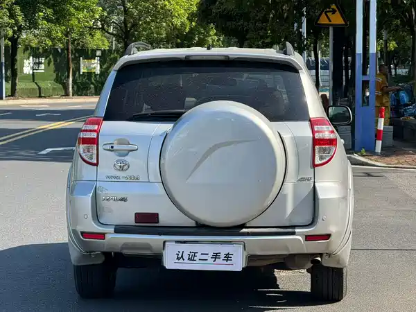 Toyota RAV4 2010