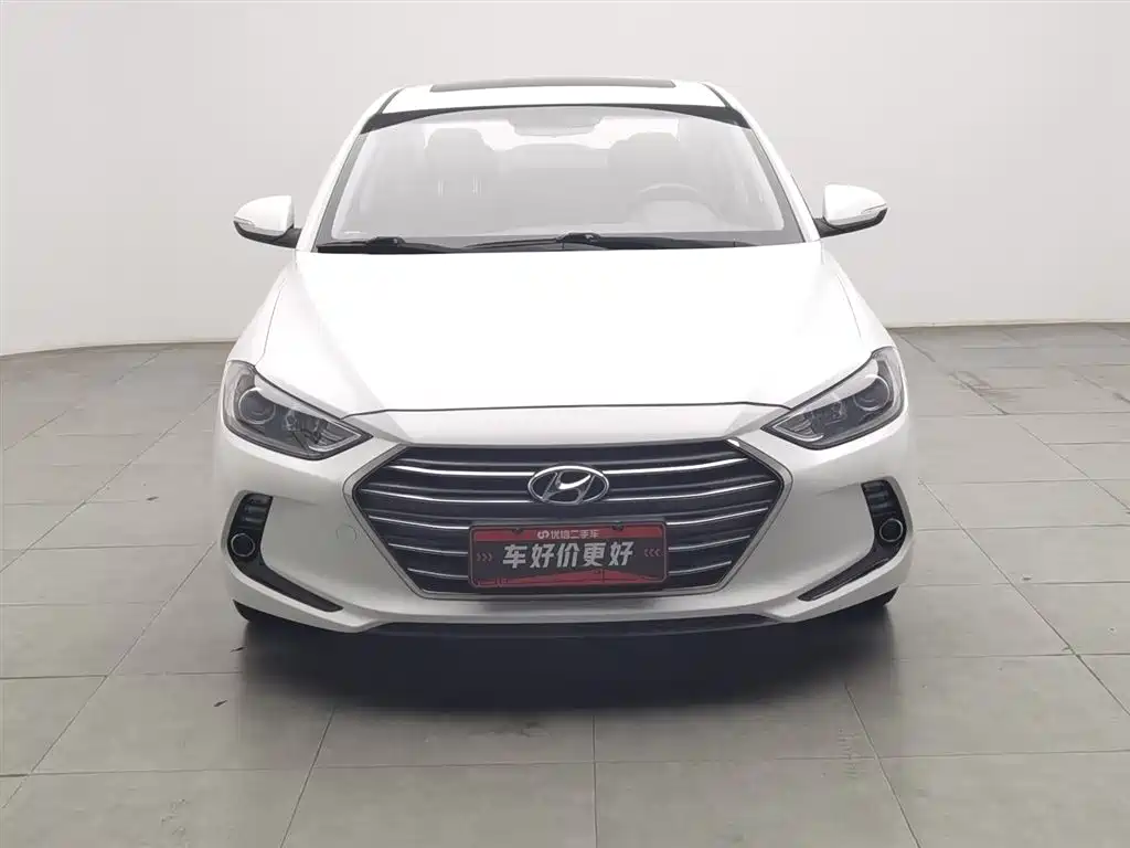 Hyundai Elantra 2019 — фото 3
