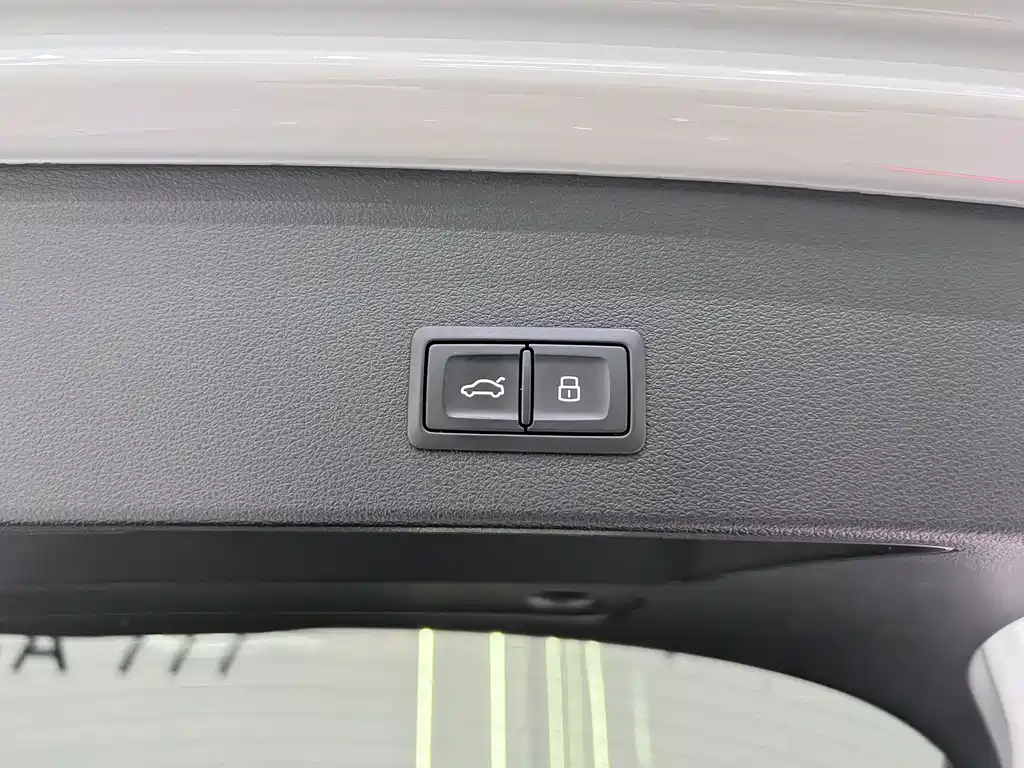Audi Q2L 2023 — фото 18